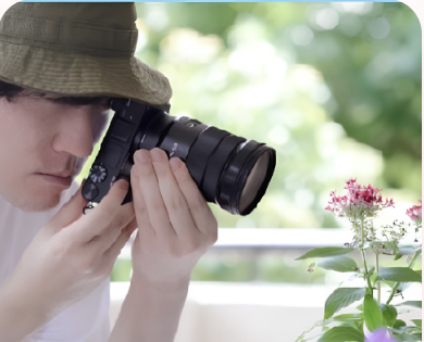 撮影を行うフォトグラファーの紹介写真